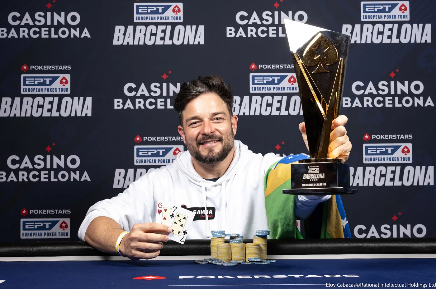 Fabiano Kovalski holding the EPT Barcelona High Roller trophy